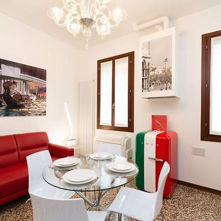 Just Urban Stays - Castello 5067 Boutique Apartment Венеция Экстерьер фото