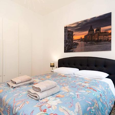 Just Urban Stays - Castello 5067 Boutique Apartment Венеция Экстерьер фото