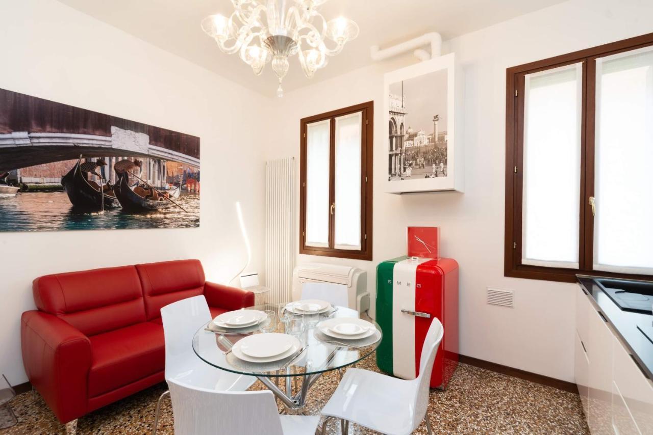 Just Urban Stays - Castello 5067 Boutique Apartment Венеция Экстерьер фото