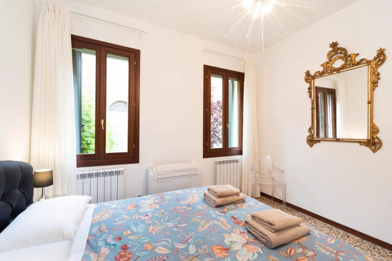 Just Urban Stays - Castello 5067 Boutique Apartment Венеция Экстерьер фото