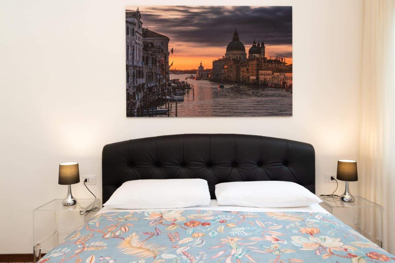 Just Urban Stays - Castello 5067 Boutique Apartment Венеция Экстерьер фото