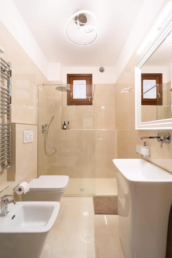 Just Urban Stays - Castello 5067 Boutique Apartment Венеция Экстерьер фото