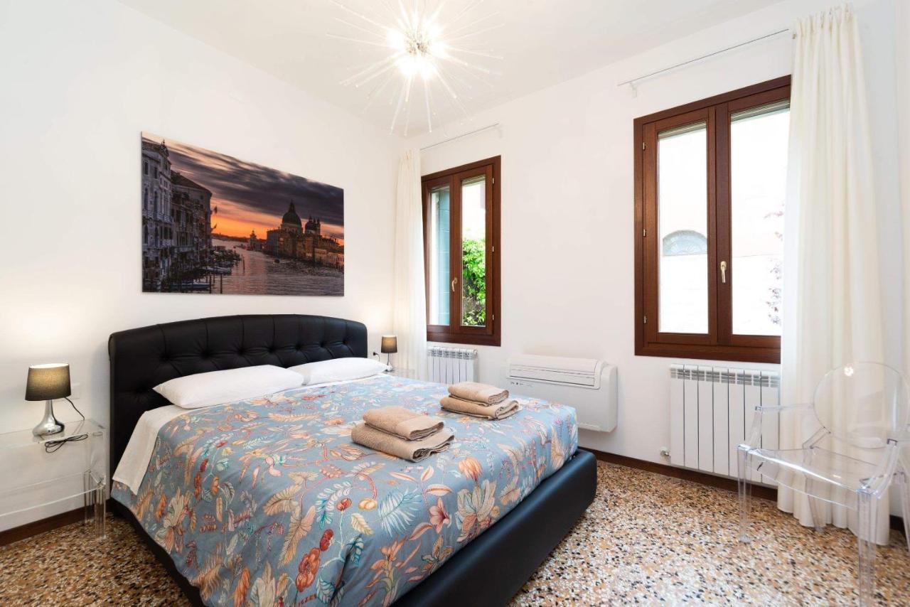 Just Urban Stays - Castello 5067 Boutique Apartment Венеция Экстерьер фото